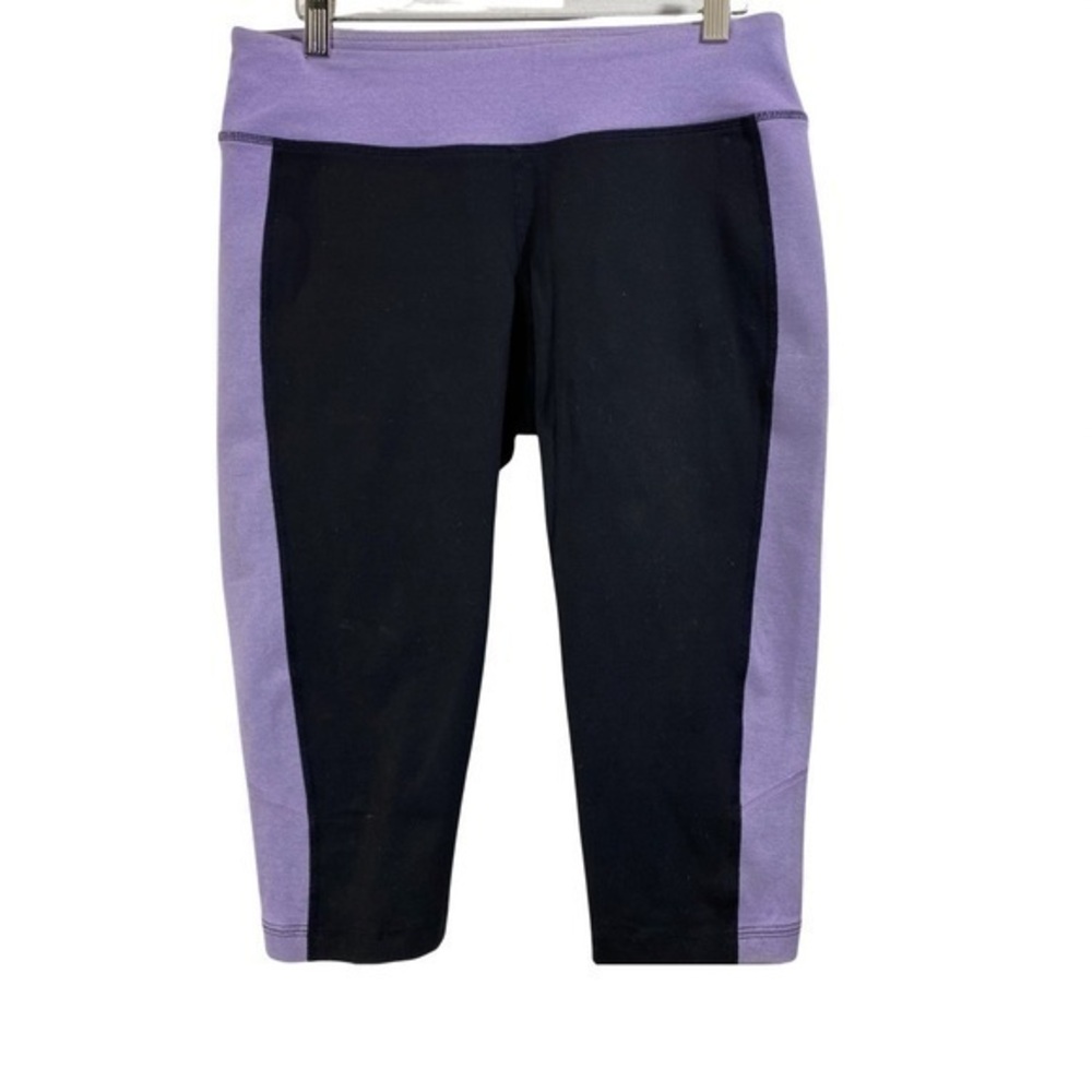 Lucy women’s capris Size M Color Black/lavender